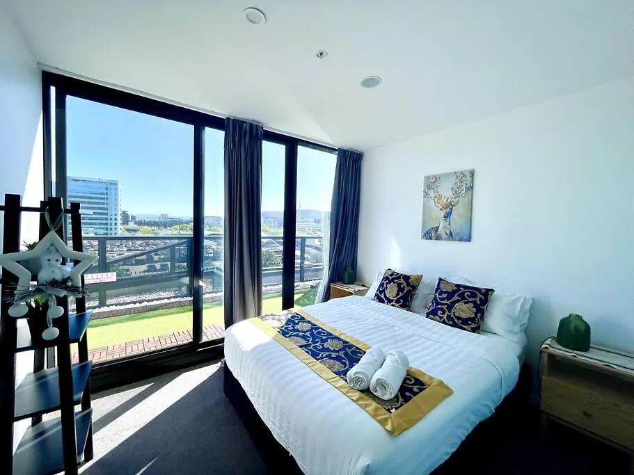 3 Brs Topfloor View@Heart Of Canberra Free Parking 0*,  Australia